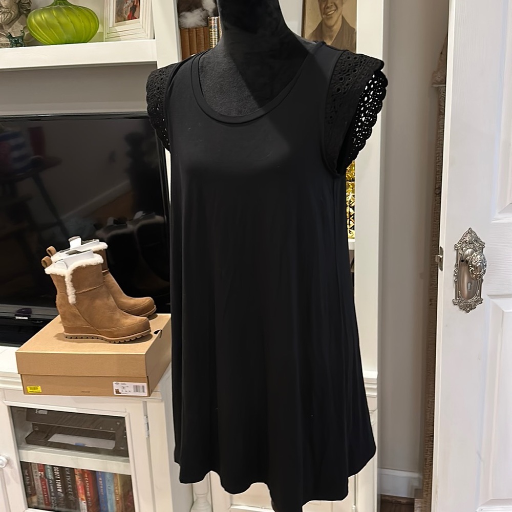 Loft jersey dress NWT size Small color black.